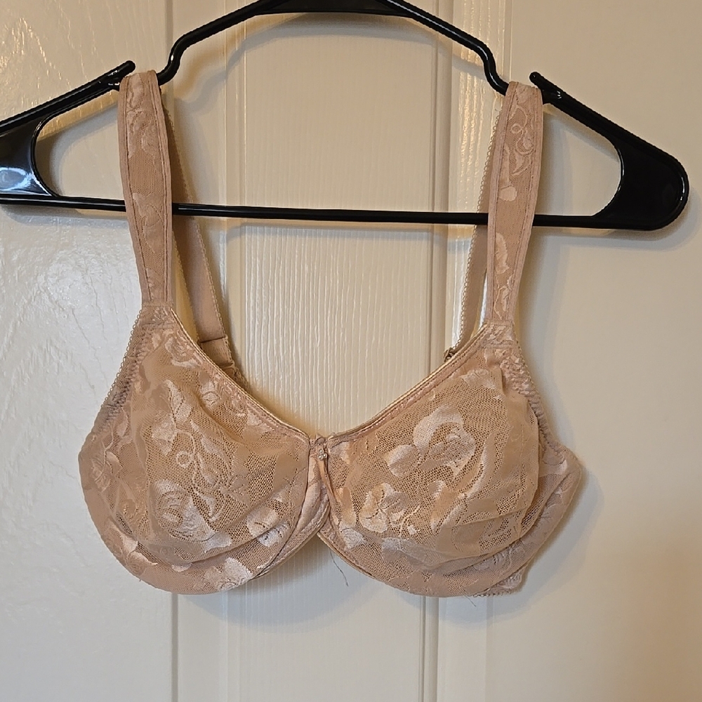 Wacoal Awareness Sand underwire seamless bra size 32D